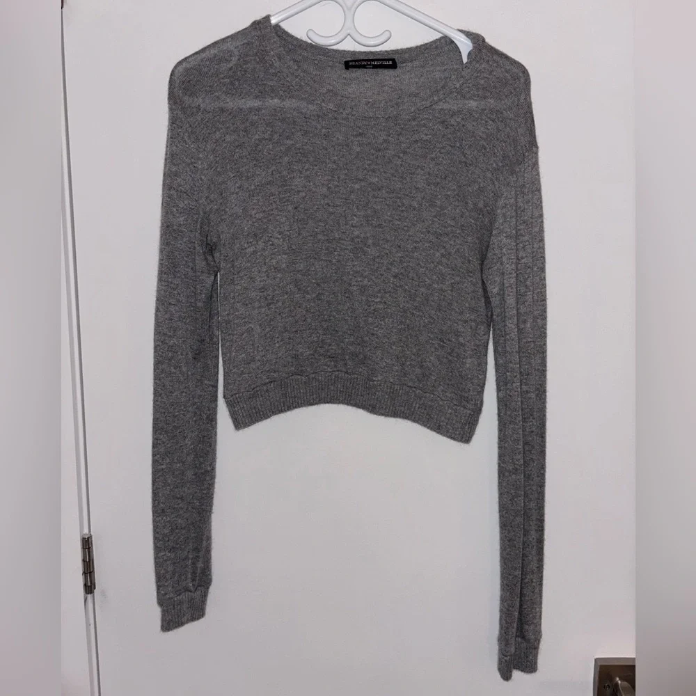 Brandy Melville Cropped Sweater - Picture 1 of 3